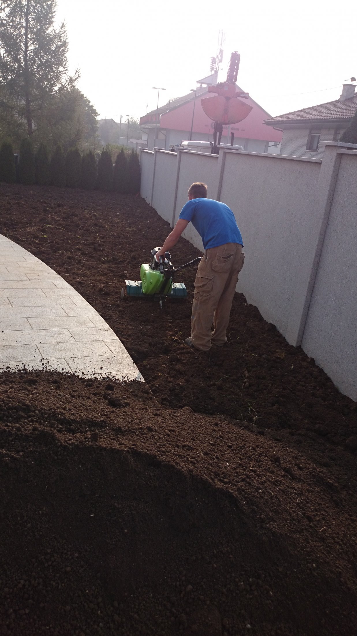 Strojno prekopavanje terena